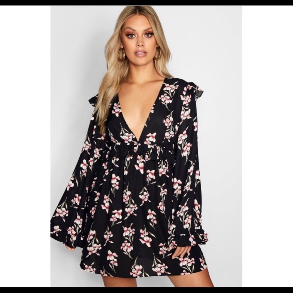 Plus plunge ruffle floral skater dress